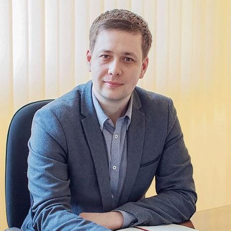 Достойно продолжает династию связистов