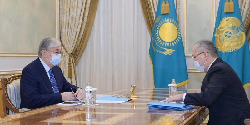 Незаконный вывод денег и незаконный ввоз товаров на границе с Китаем – председатель АФМ доложился Токаеву