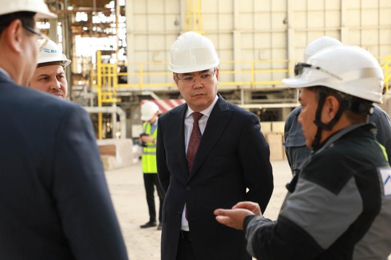 Аким Атырауской области Серик Шапкенов ознакомился со строительством завода по выпуску полипропилена