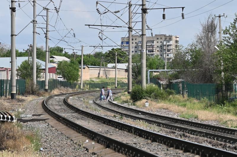 В Шымкенте выявили нарушителей правил безопасности на железной дороге