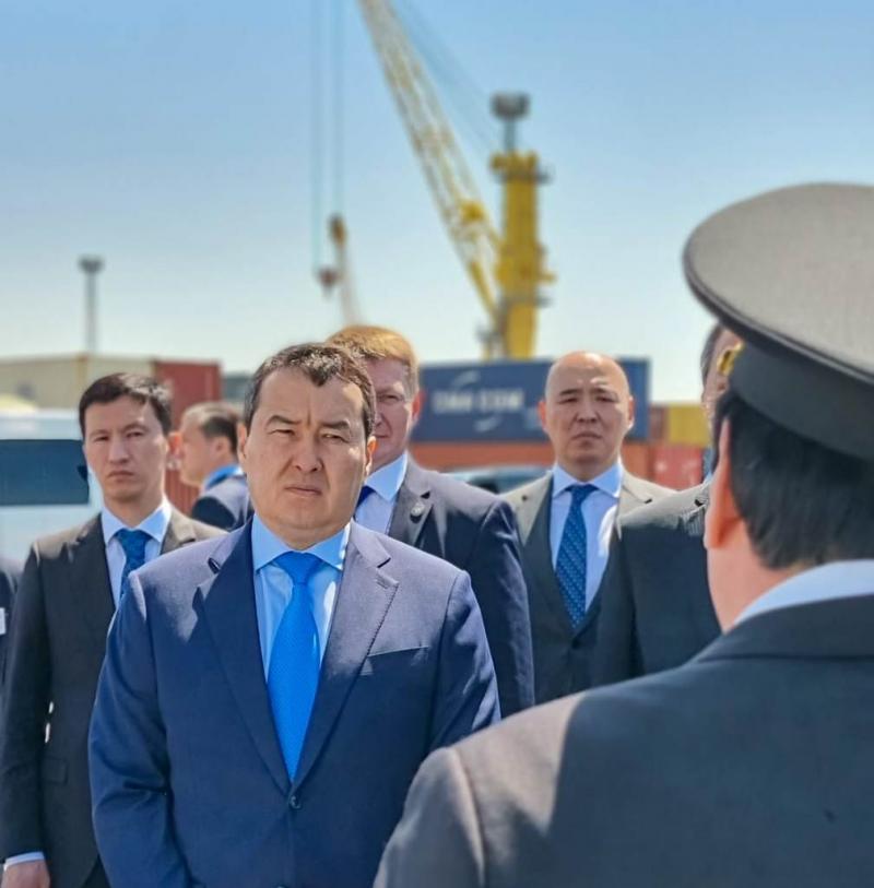 Премьер-министр РК посетил порт Актау