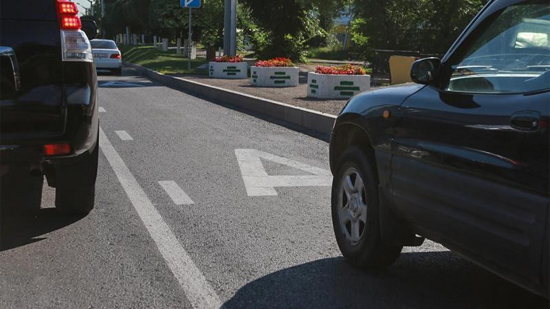 Онлайн-голосование о допуске всех машин на выделенки завершили в Нур-Султане