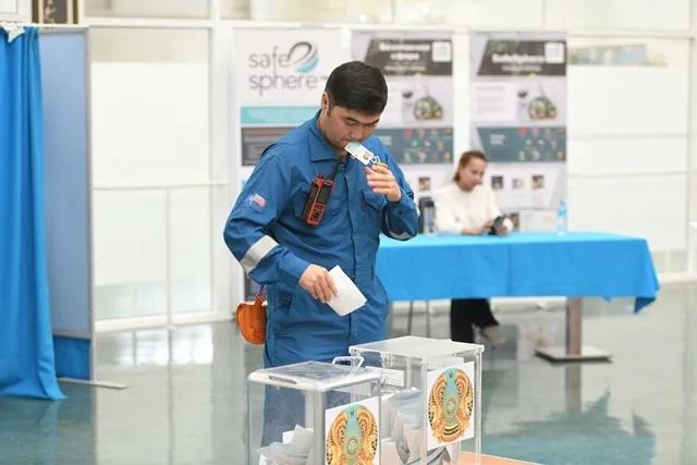 На Тенгизе развернули 19 выездных пунктов для голосования