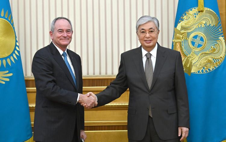 Президент Қазақстан мұнайын балама бағыттар арқылы жеткізу жөнінде кеңесті