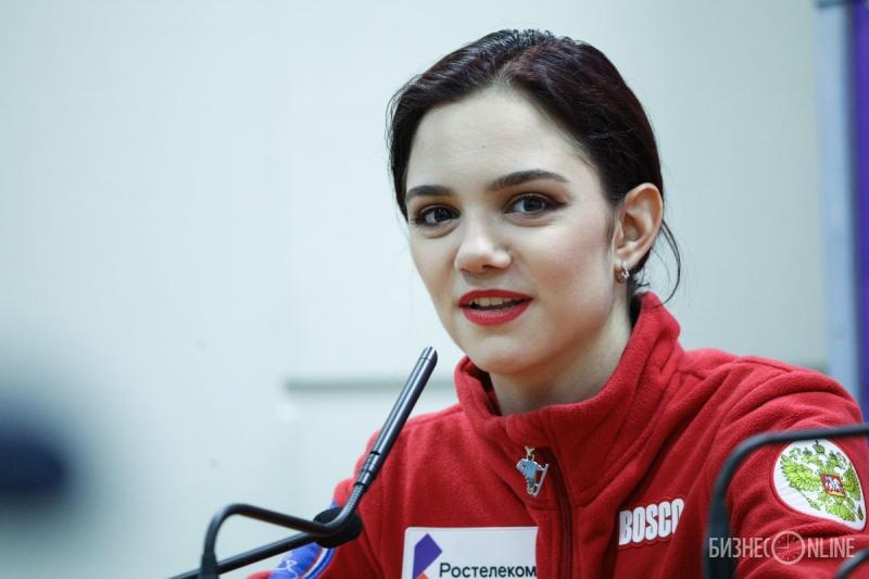 Евгения Медведева: «Наши фигуристы привыкли стоять на пьедесталах, а не в очередях в миграционные центры»