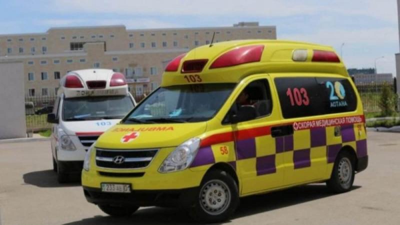 Десятки астанчан попали в больницу после того, как поели суши