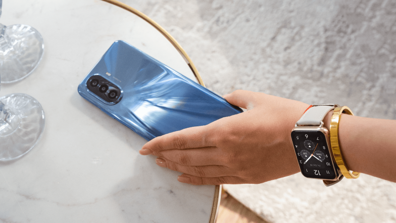 Huawei жаңа супер-автономды смартфонын таныстырады